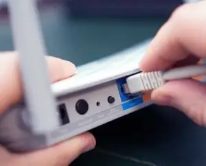 Wi-Fi-Installers-fitting-cable