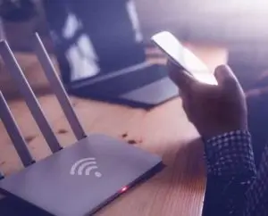 Wi-Fi-Installers-checking-a-router